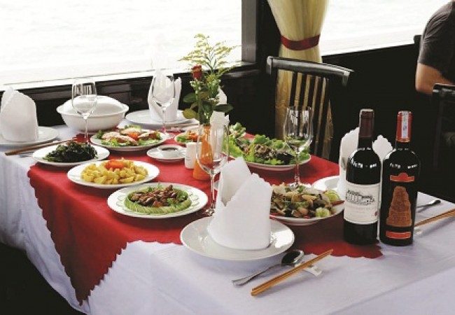 Paragon Cruise -dining-room1